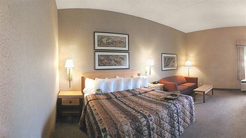 Hotel Hampton 3*